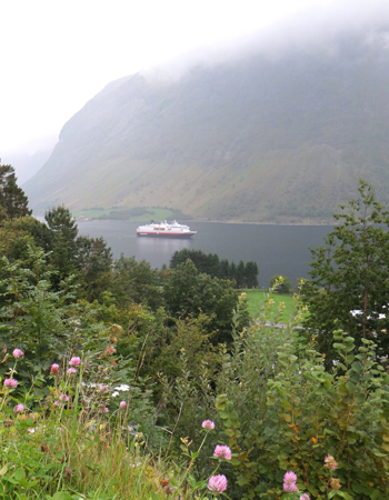 Hurtigruten_Reidun and Andrew Nuquist.jpg